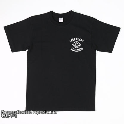7.5ozヘビーボディプリントTシャツ( プラグ柄)／ブラック